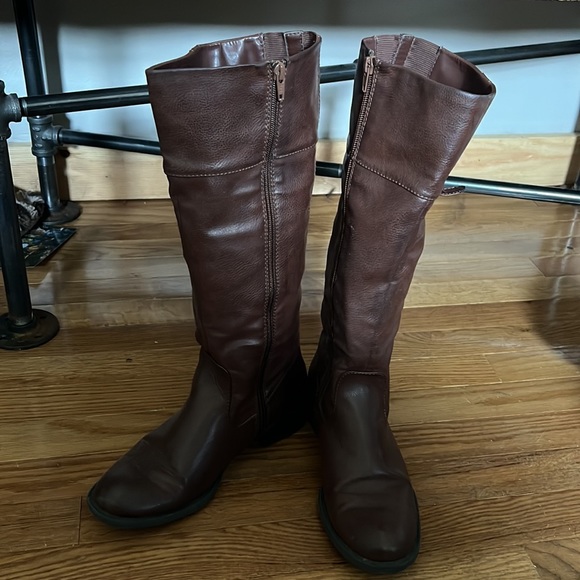 Boots - Picture 2 of 2